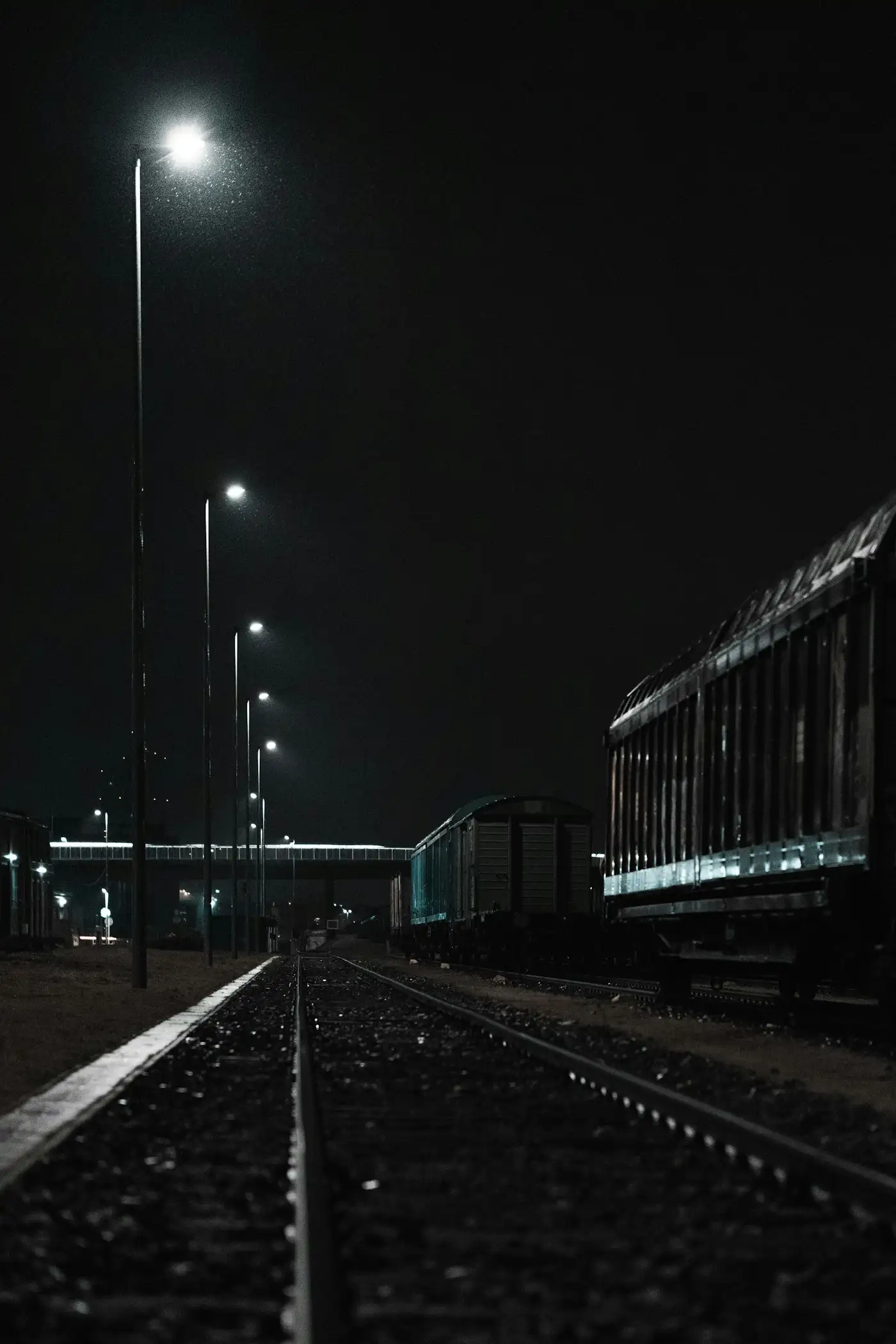 Bahnsteig bei Nacht